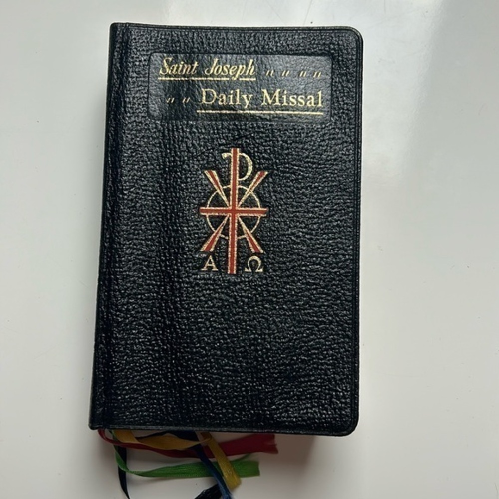 Saint‎ Joseph Daily Missal: The Official Prayers of the Catholic Church book